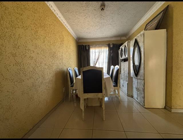 4 BEDROOM HOUSE FOR SALE IN GOLDEN GARDENS